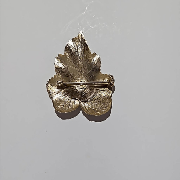 Vintage Sarah Coventry Gold Lead Brooch with Pearl - Picture 4 of 6